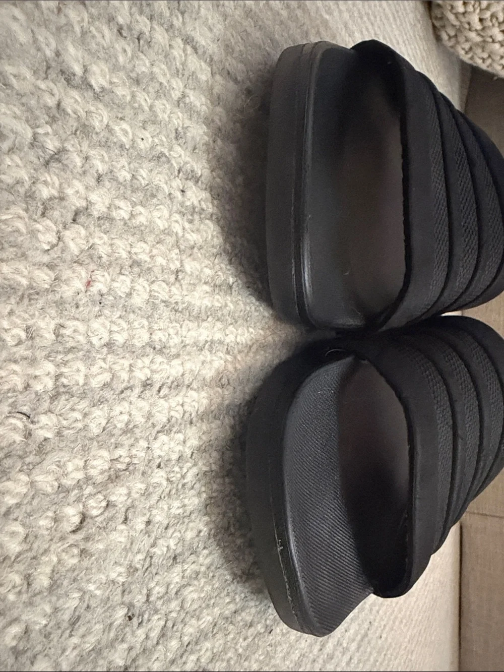 Adidas Black Slide Sandals with Three-Rib Strap - Picture 4 of 4